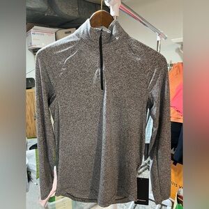 Lululemon 1/4 zip black and‎ white . NWT